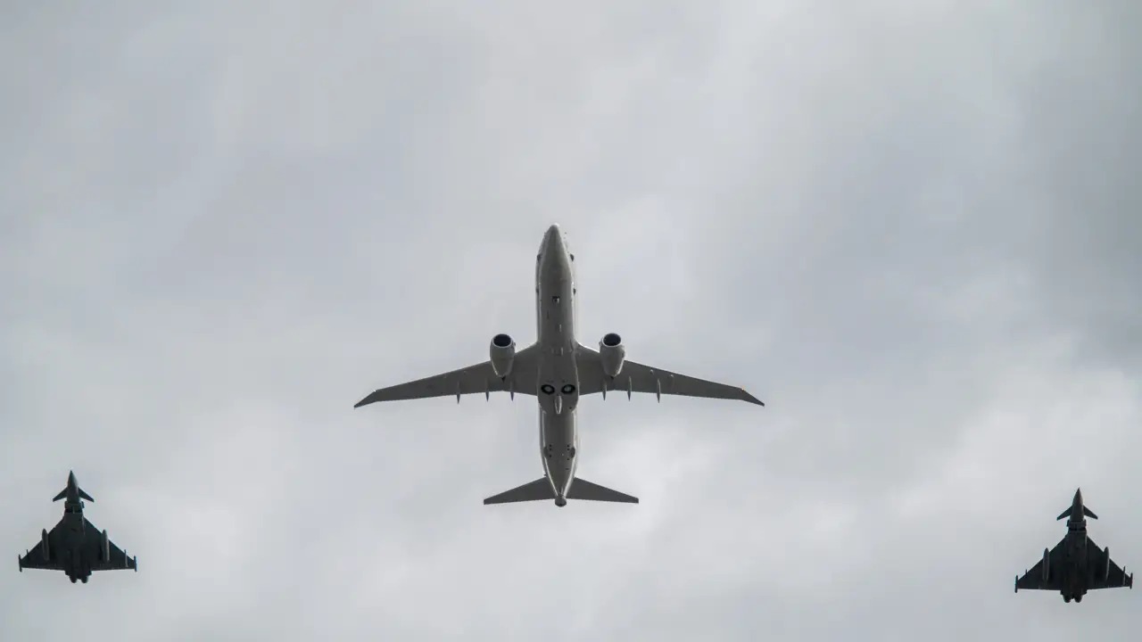 Aviões dos EUA são vistos na costa da Venezuela