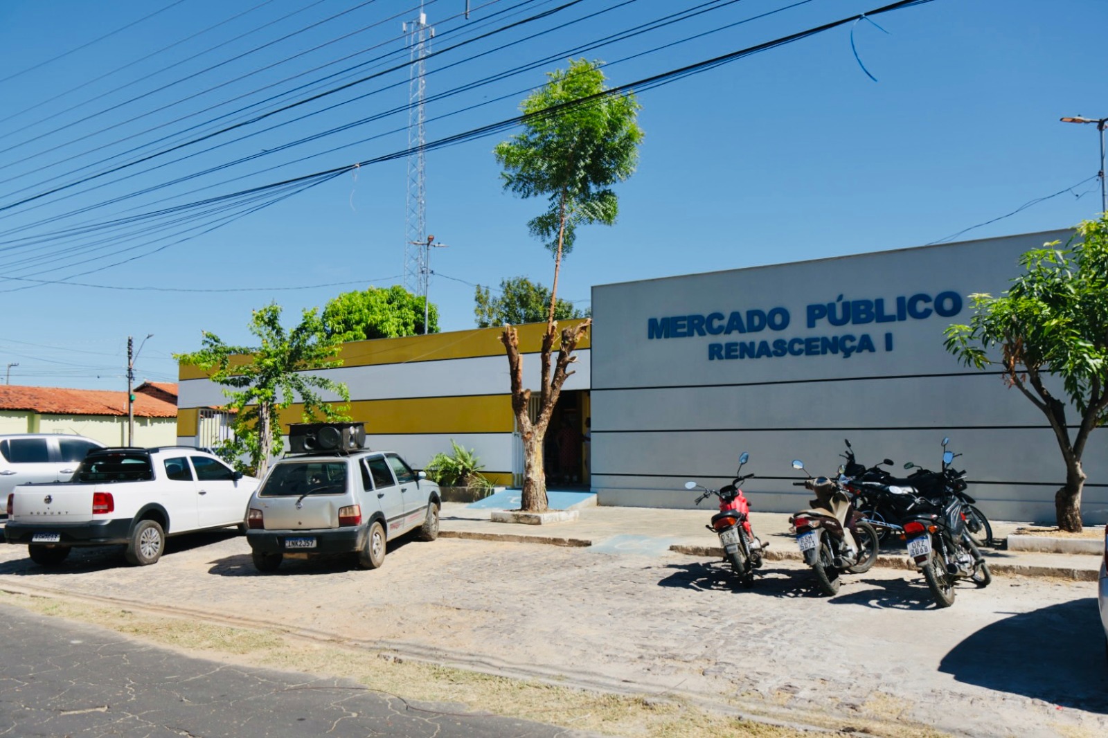 Comunidade do Renascença I comemora entrega de mercado revitalizado pelo OPA