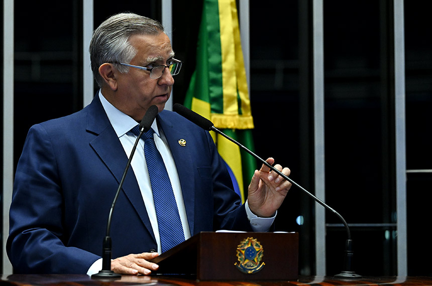 Izalci cobra transparência na CPMI do INSS