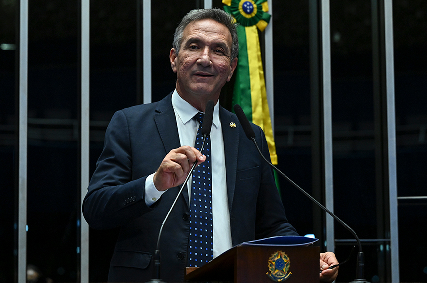 Lucas Barreto critica aumento da energia no Amapá