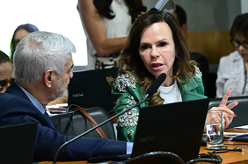 CAS adia votação de projeto que regulamenta profissão de condutor de ambulância