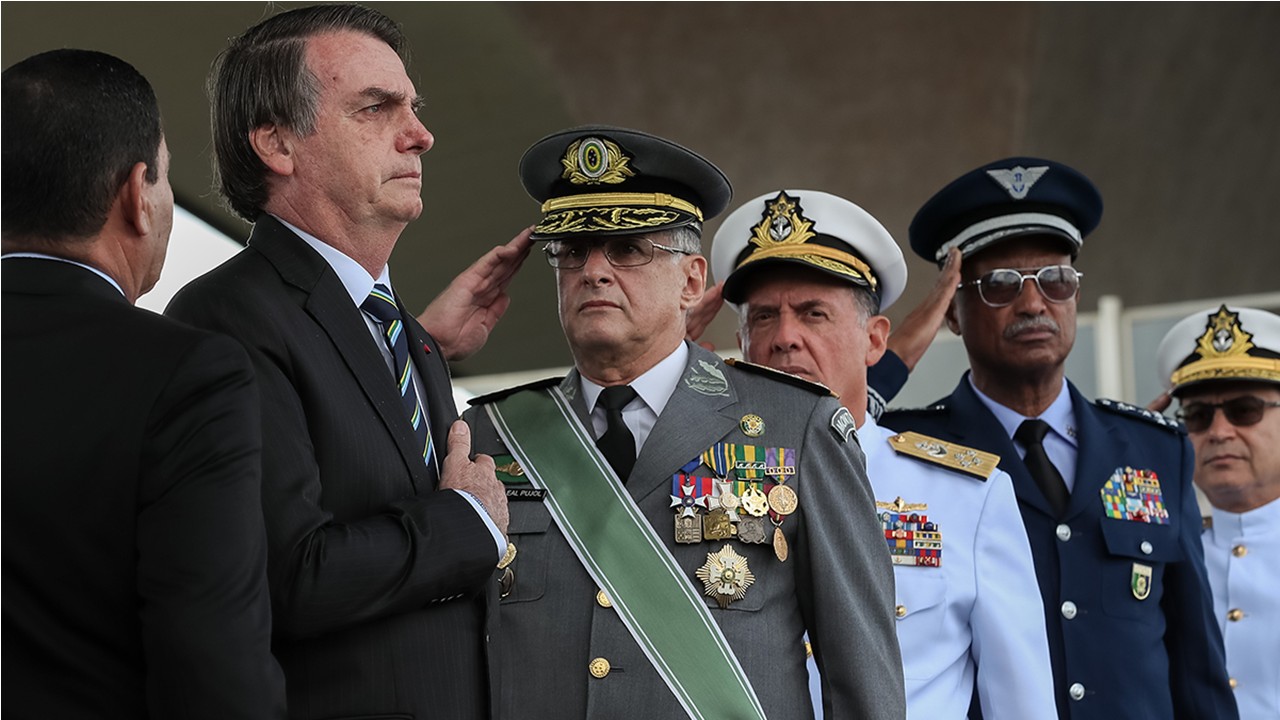 Bolsonaro pode perder a patente de "capitão"