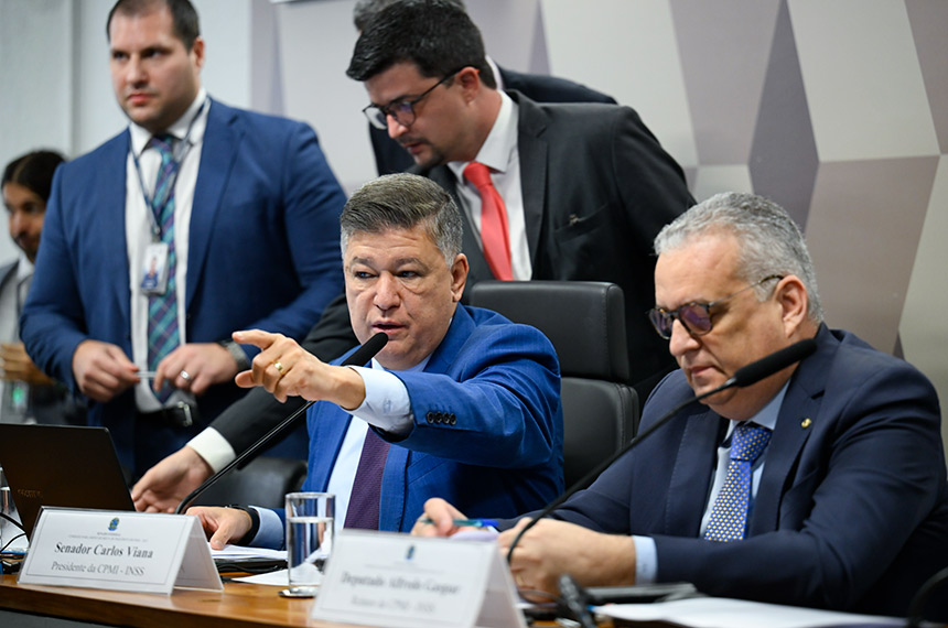 Em depoimento fechado, delegado falou durante cinco horas na CPMI do INSS