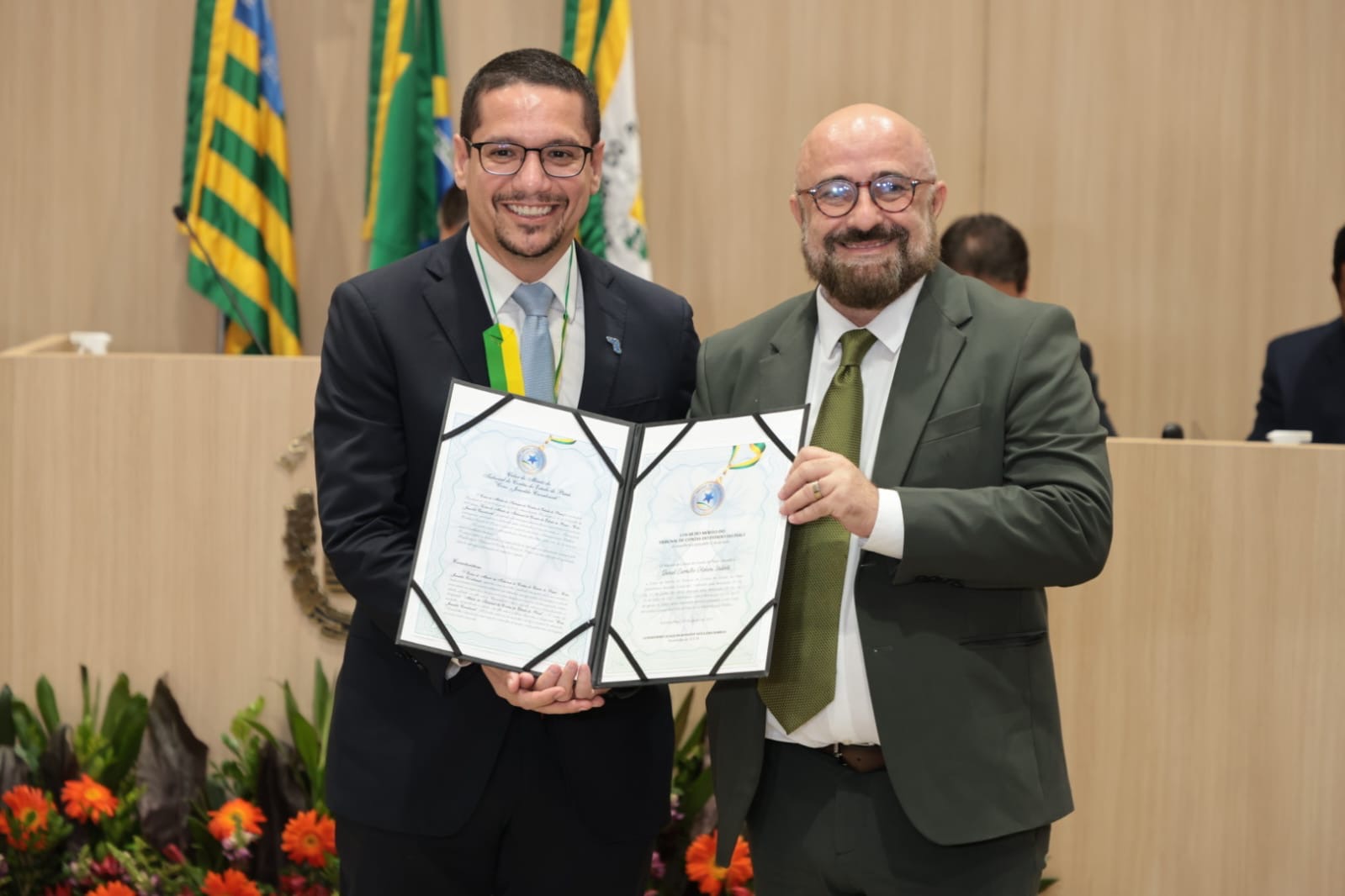 Secretário de Turismo do Piauí recebe a Medalha Colar do Mérito Jesualdo Cavalcanti