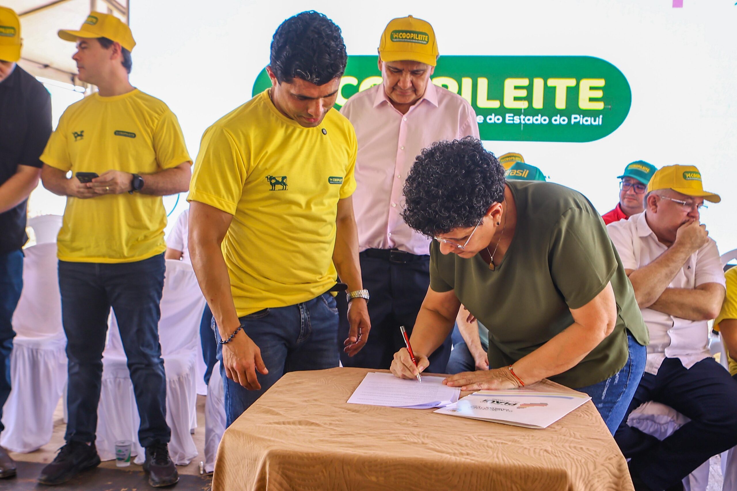 Com apoio da SAF, Cooperativa dos Produtores de Leite é lançada e prevê aumento da produção no Piauí