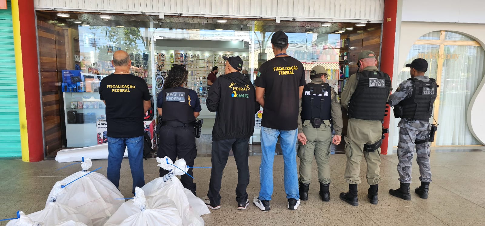 Imepi e Refeita Federal apreendem mercadorias irregulares em Parnaíba