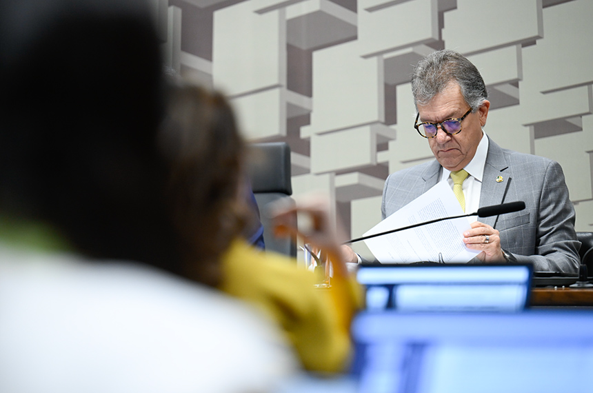 CAE aprova pena para discriminação de idosos em operações de crédito