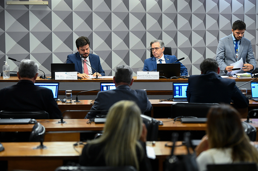 Comissão aprova MP que zera conta de luz para famílias de baixa renda