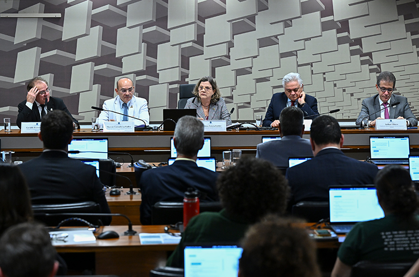 Debate demonstra resistência a Exame de Proficiência em Medicina