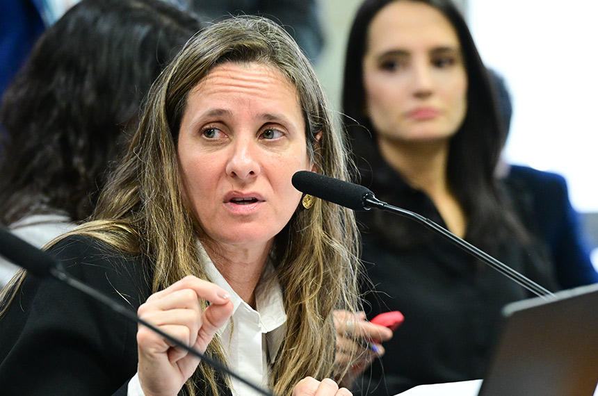 À CPMI, diretora aponta que CGU audita todas as entidades ligadas ao INSS