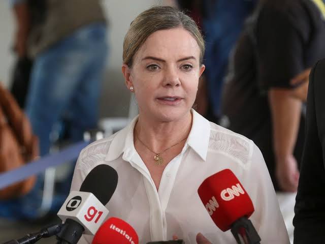 Planalto reúne ministros por plano contra anistia