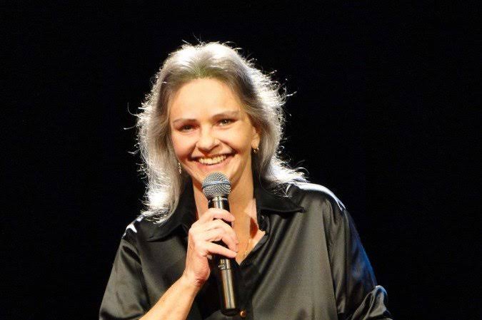 Morre Angela Ro Ro, aos 75 anos, no Rio de Janeiro