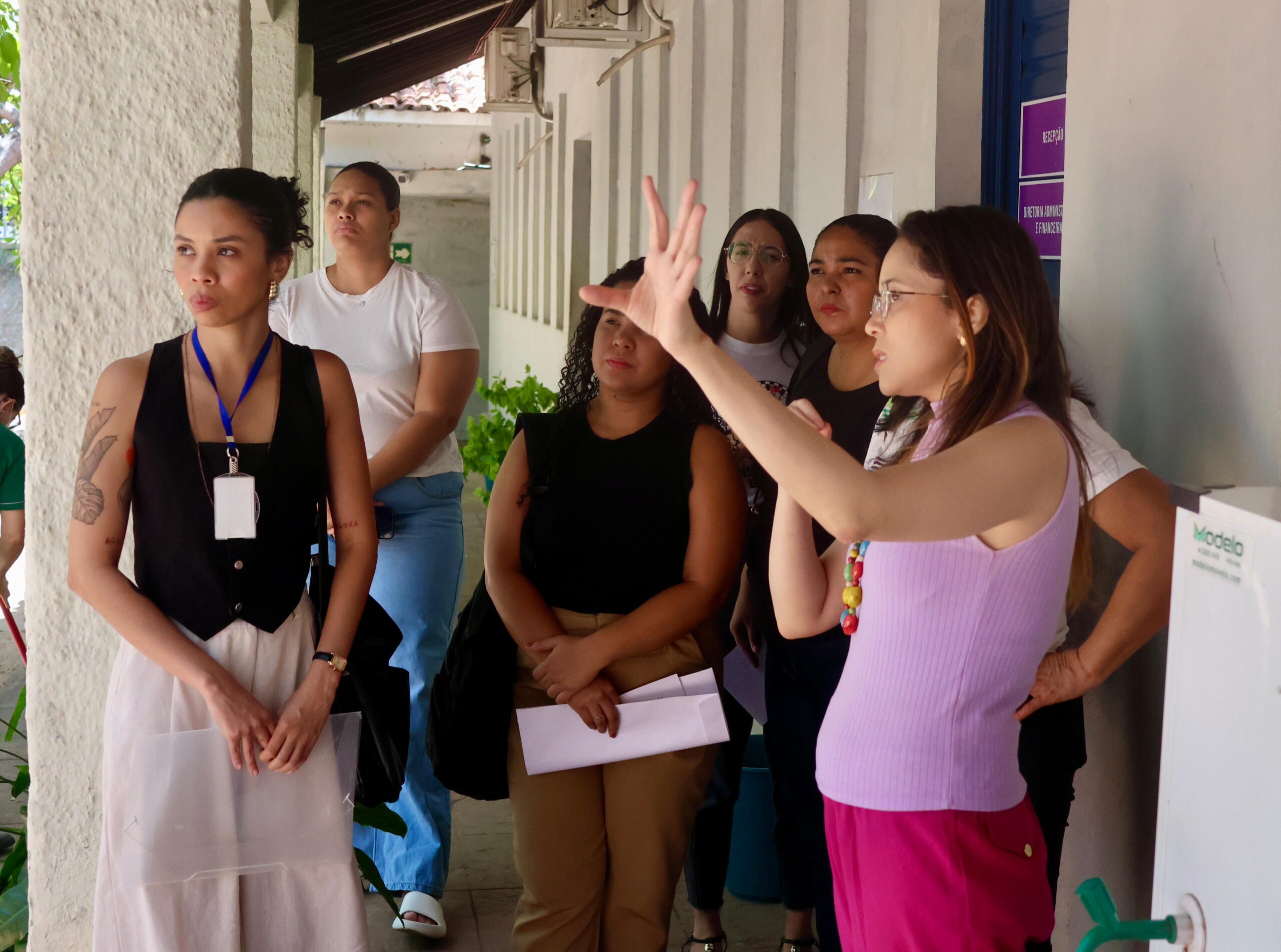 Estudantes de Psicologia da Aespi Unifapi visitam a Sempi e conhecem projetos de enfrentamento à violência contra a mulher