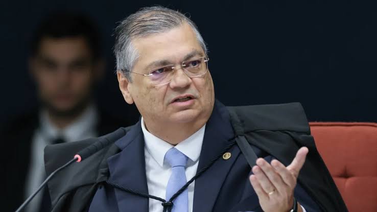 Dino acaba com a aposentadoria compulsória como punição a juízes