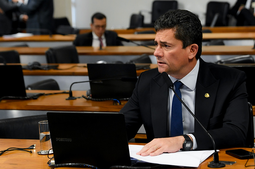 Projeto que cria regras para uso de cartões corporativos avança no Senado