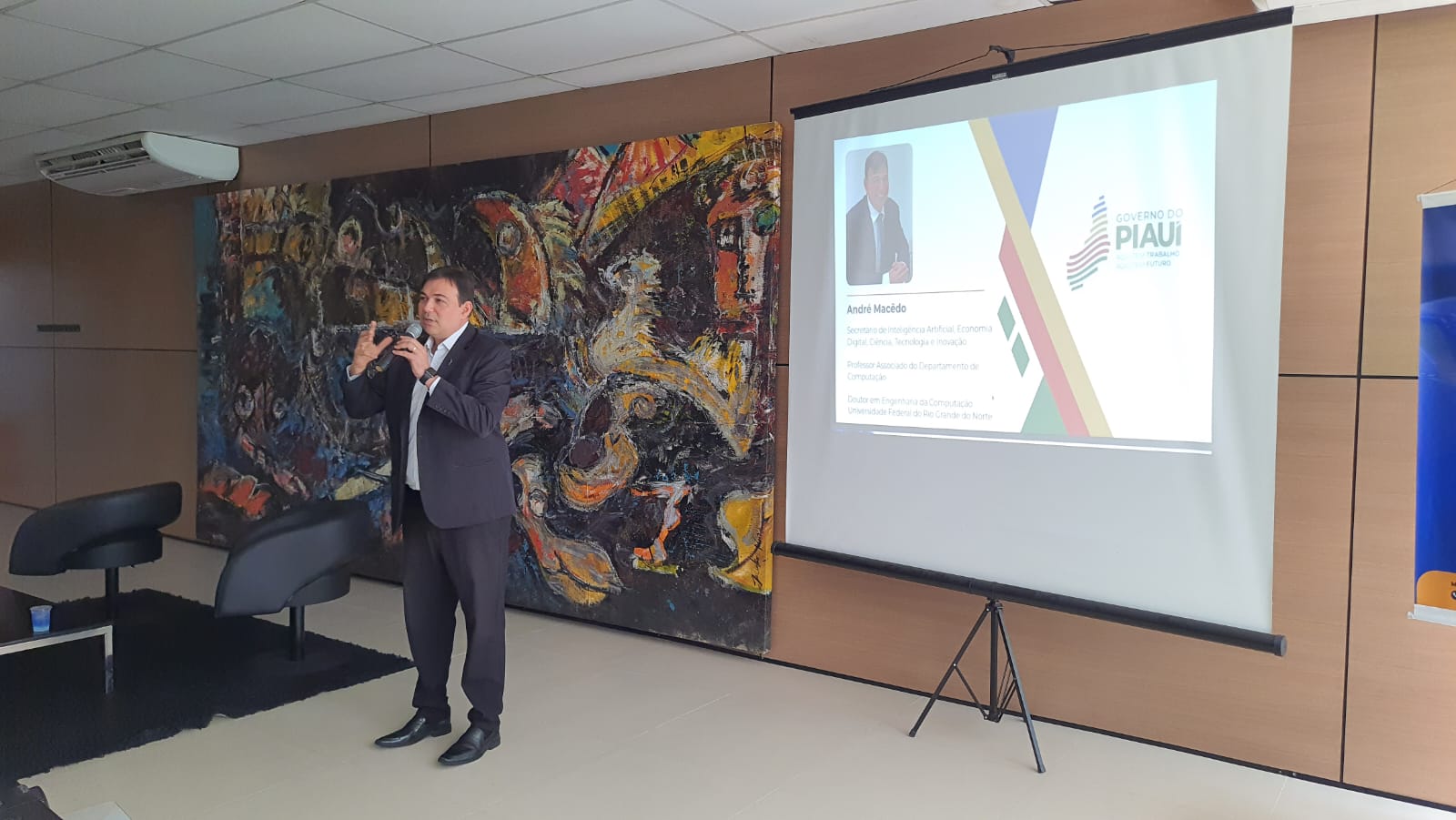 SIA realiza masterclass do CapacitIA na Câmara de Teresina