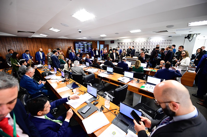 CPMI quebra sigilos de lobista, ex-diretores do INSS e associações de aposentados