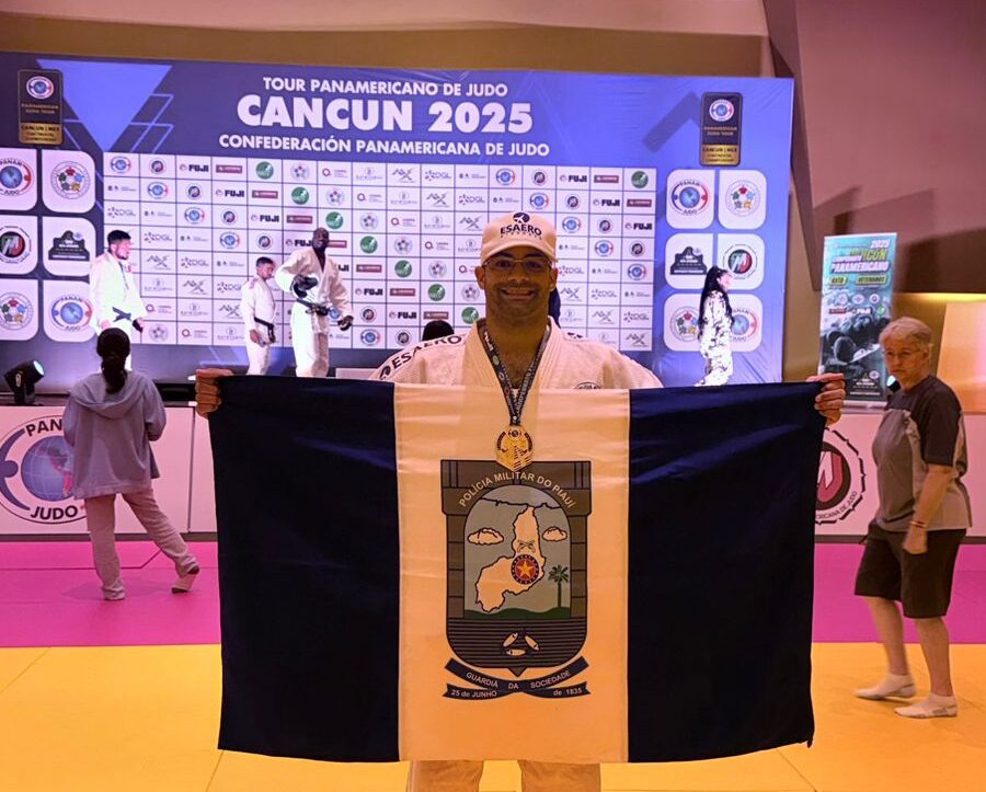 Cabo Stanley Torres conquista tetracampeonato Panamericano de Judô Veteranos no México