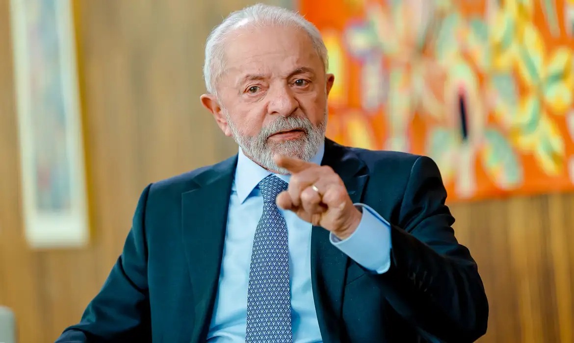 Lula lidera em todos os cenários de 1° e 2° turno em 2026, diz Paraná Pesquisas