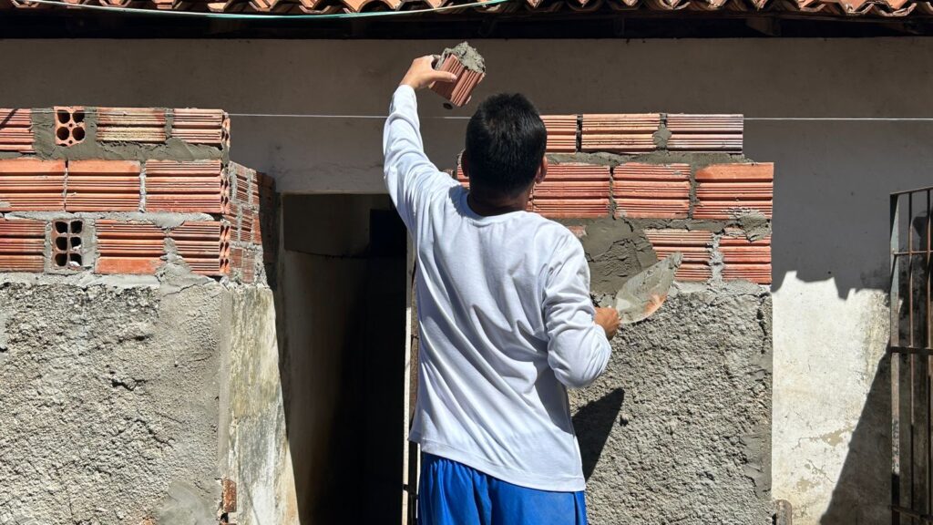 Internos do sistema prisional reformam canil da PM-PI