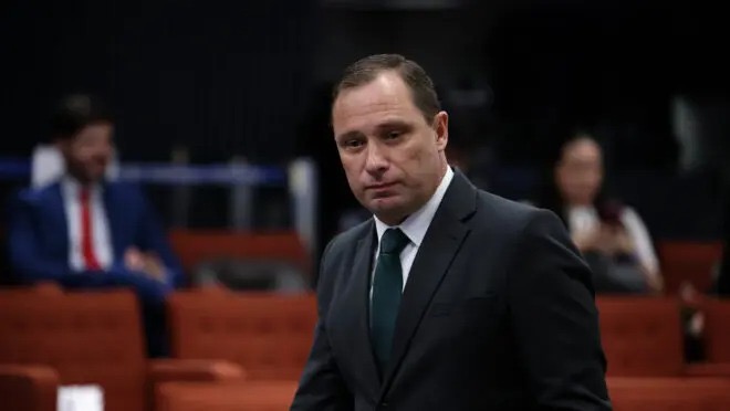 Retirada de tornozeleira eletrônica foi negada a Mauro Cid