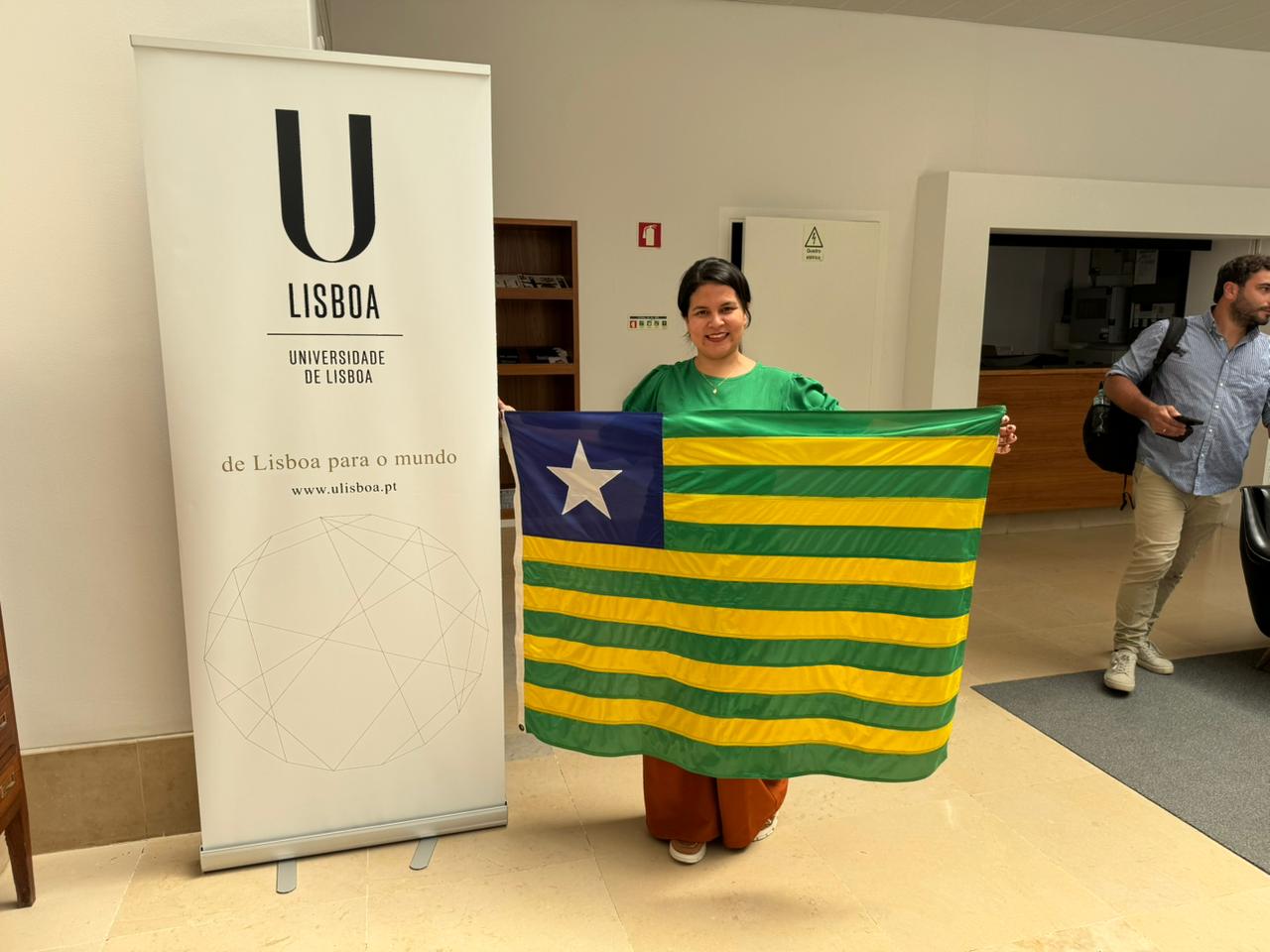 Professora da rede estadual representa o Piauí em formação internacional na Escola de Física CERN, em Portugal e na Suíça