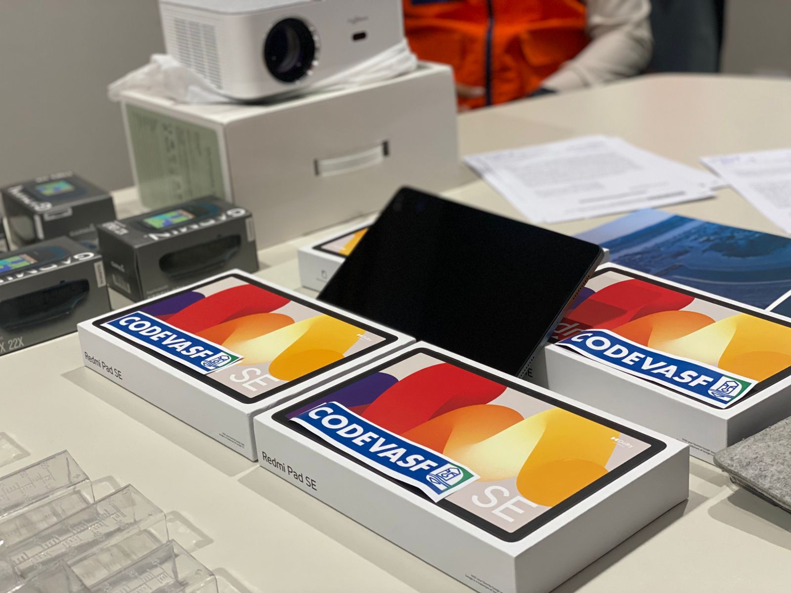 Defesa Civil fortalece parceria com a Codevasf e recebe mais de 300 equipamentos para rede de monitoramento comunitário