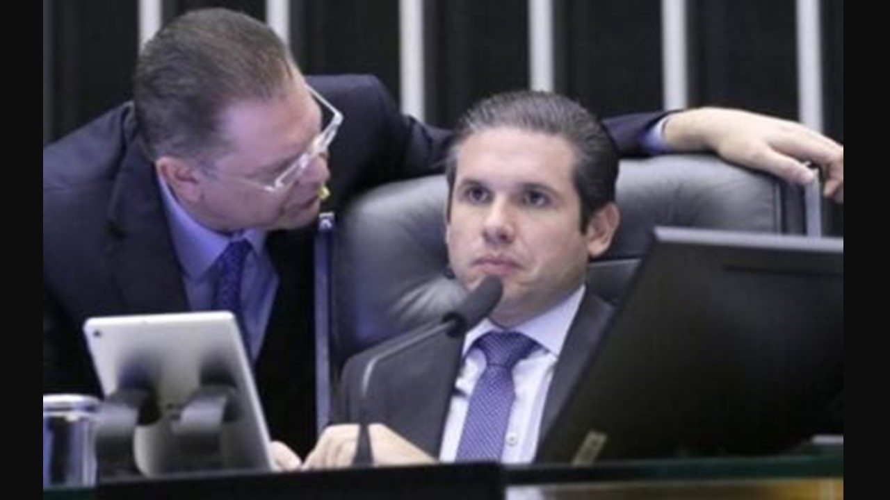 Hugo Motta aceita manobra: voto na PEC DA BANDIDAGEM será secreto