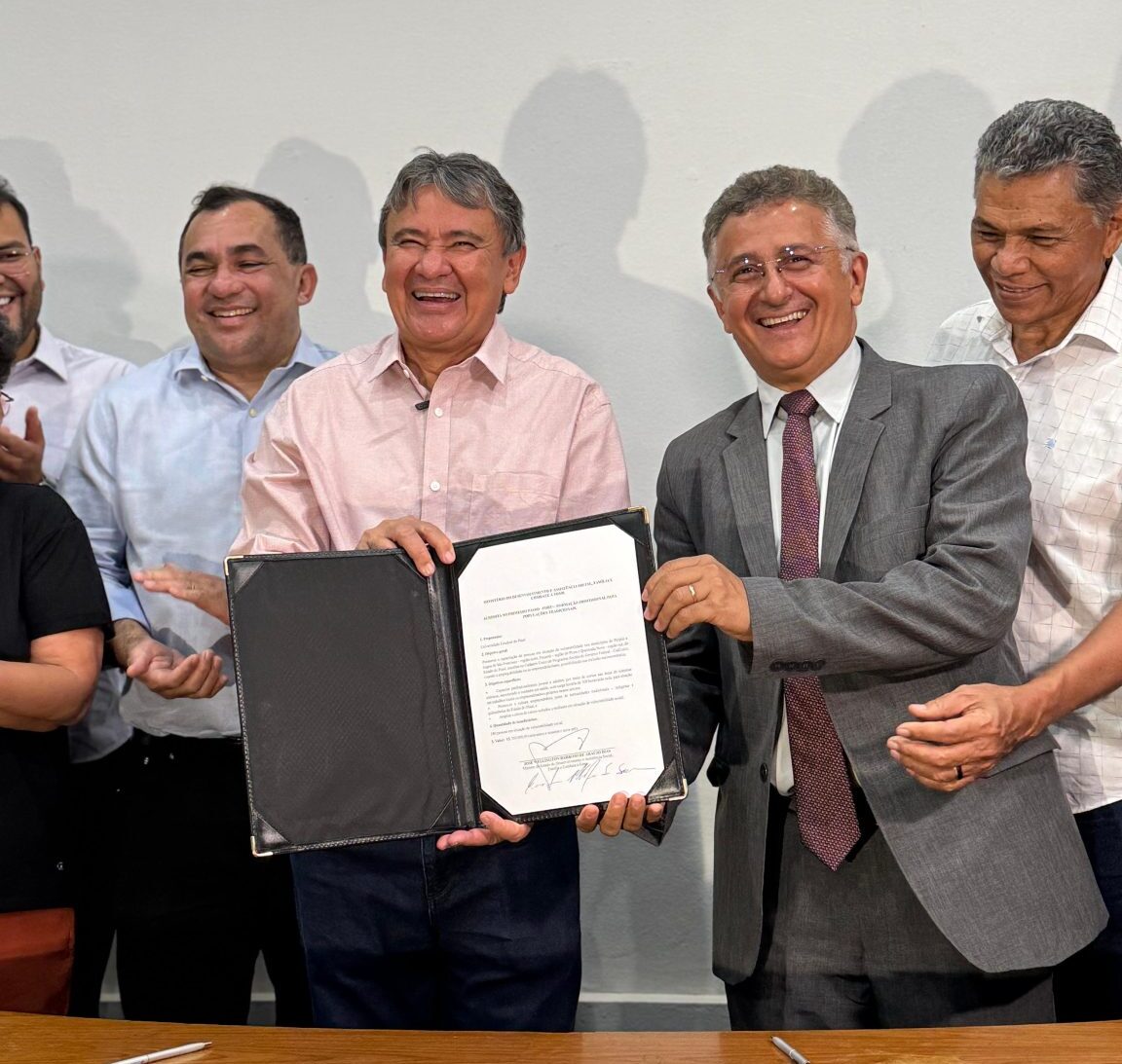 Uespi celebra adesão ao Programa Acredita e reforça infraestrutura com novos veículos