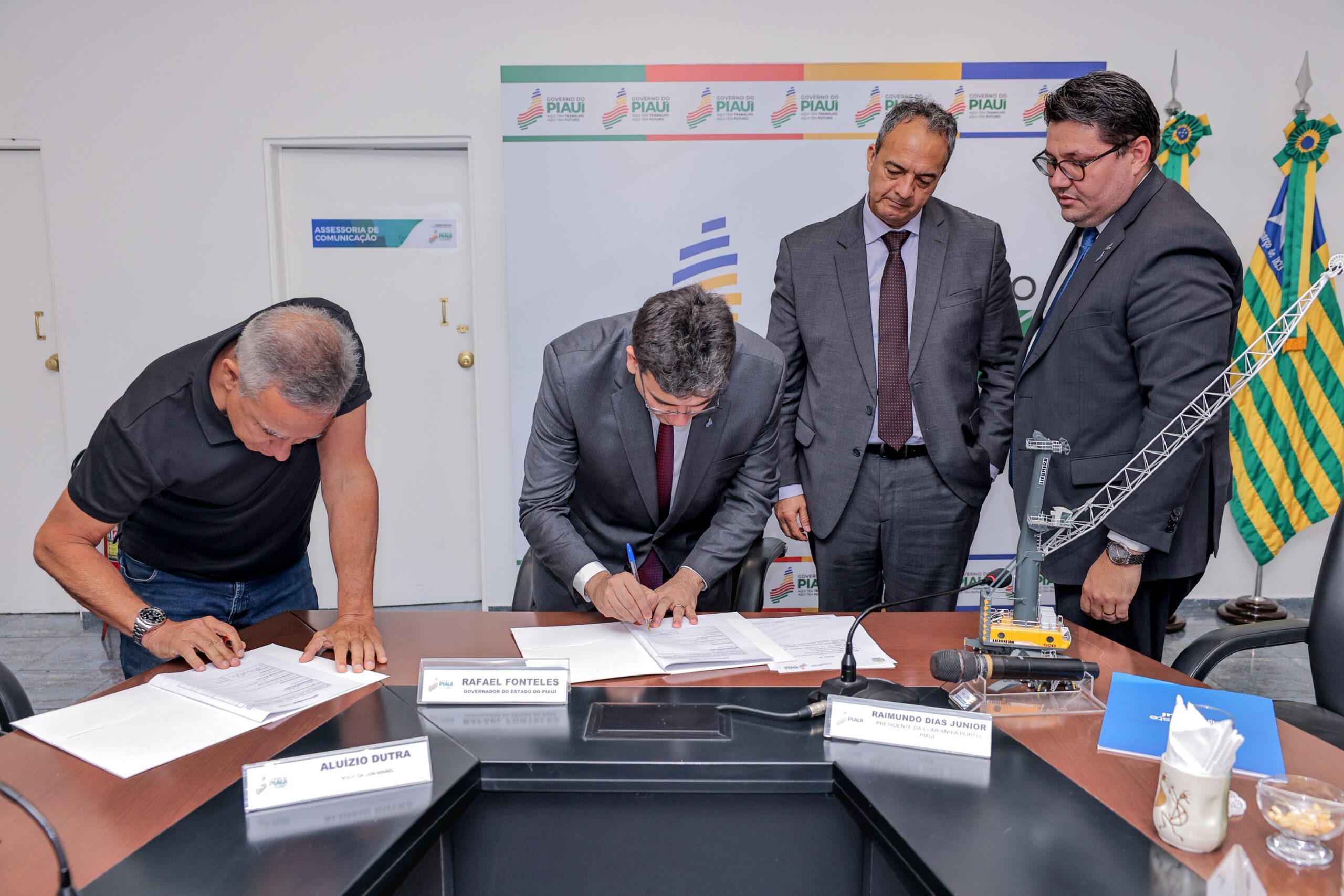 Porto Piauí e Lion Mining assinam contrato para exportação de minério de ferro no primeiro semestre de 2026
