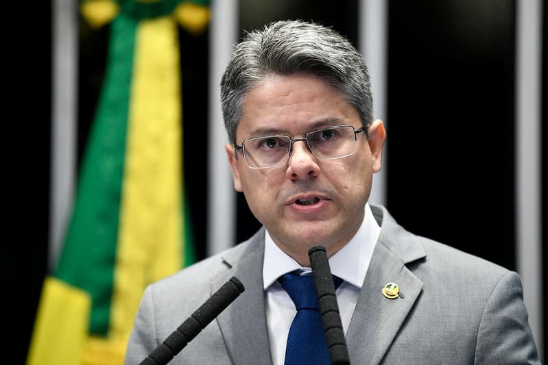 PEC DA BANDIDAGEM: CCJ inicia análise e relator vota pela rejeição