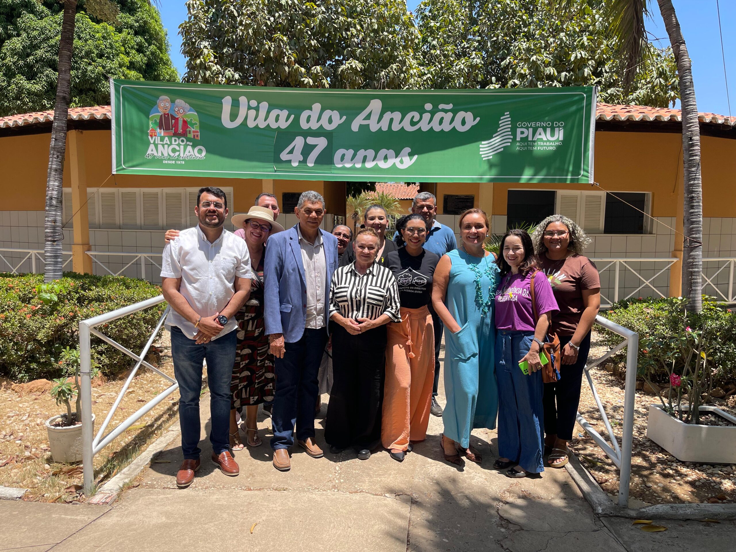 Em visita institucional, secretário João de Deus Sousa anuncia melhorias para a Vila do Ancião