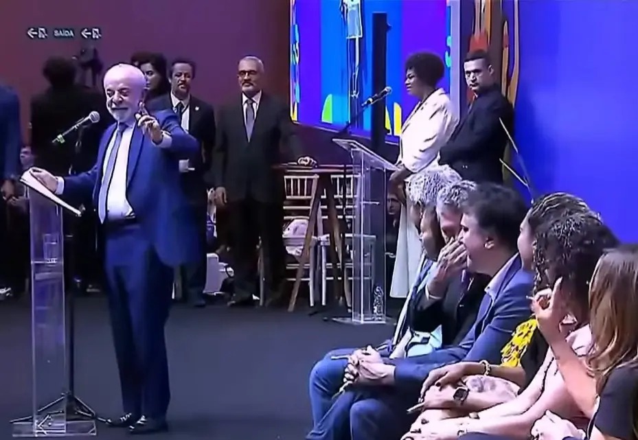 Lula diz que vai levar Janja em conversa com Trump; ela faz sinal que não
