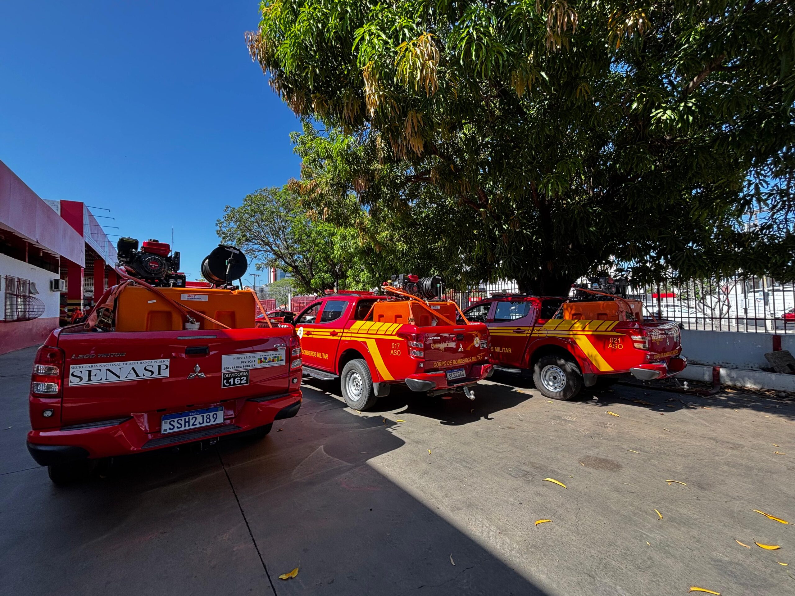 Corpo de Bombeiros Militar envia viaturas equipadas com kits de combate a incêndio para o interior do estado