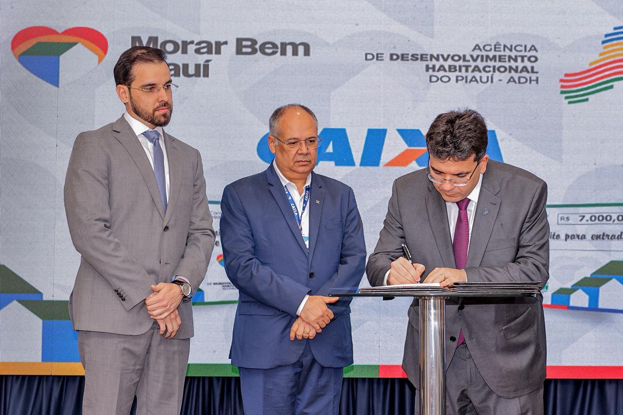 Três meses após lançamento, Governo do Estado beneficia 101 famílias com cheques-moradia do Morar Bem Piauí