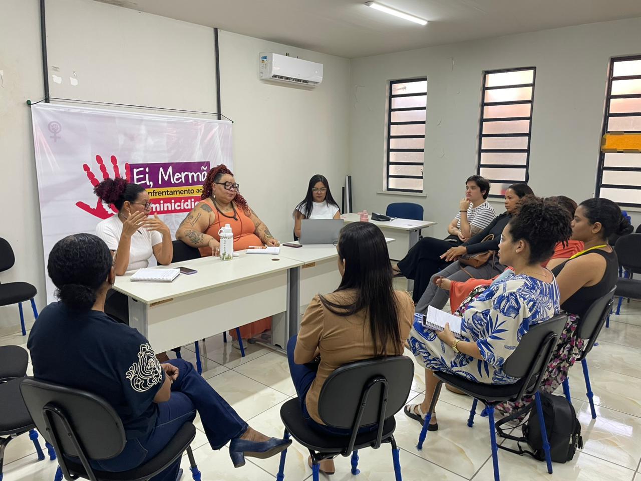 Sempi realiza reunião para aprimorar atendimentos da Central de Acolhimento “Ei, Mermã, Não se Cale”