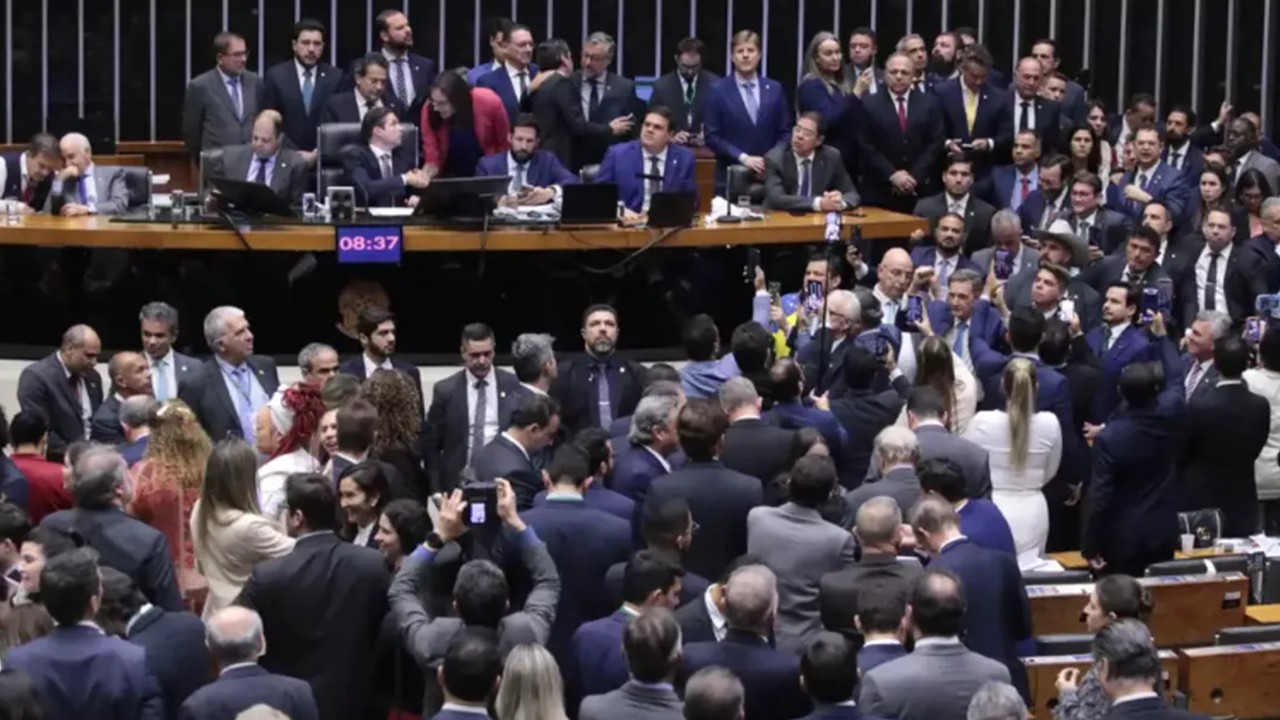 Câmara impõe derrota a Lula: faz caducar MP que traria R$ 17 bilhões aos cofres da União