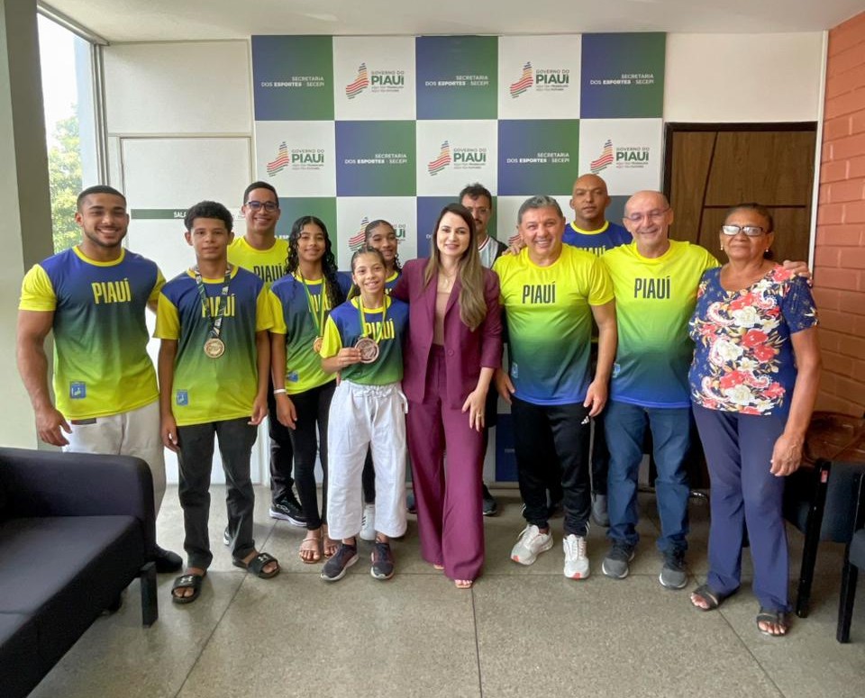 Judocas piauienses visitam Secretaria dos Esportes após conquista de medalhas no Campeonato Brasileiro