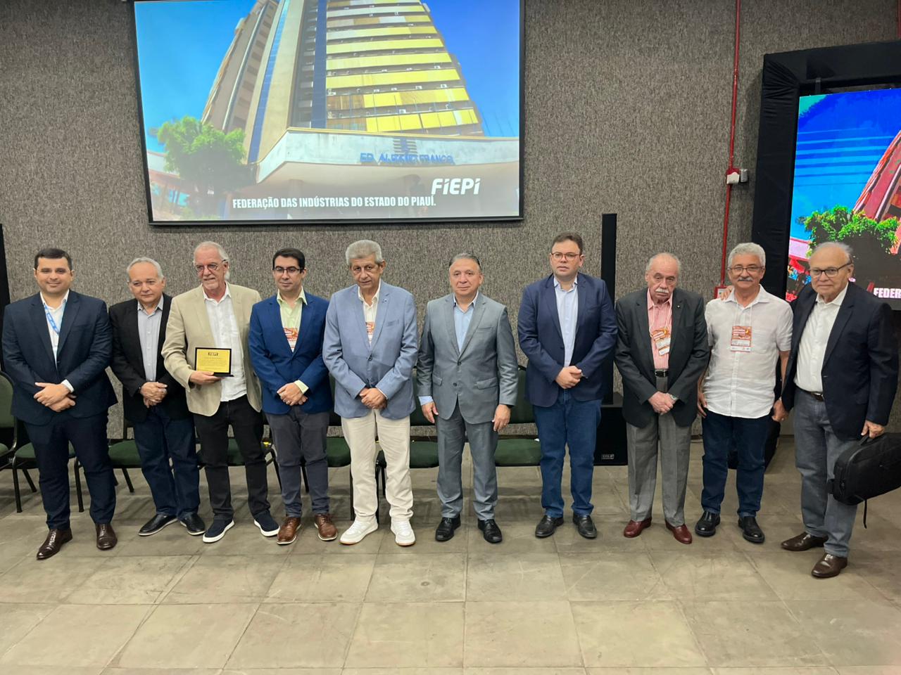 Governo do Estado debate desafios e oportunidades da Indústria de Cerâmica Vermelha