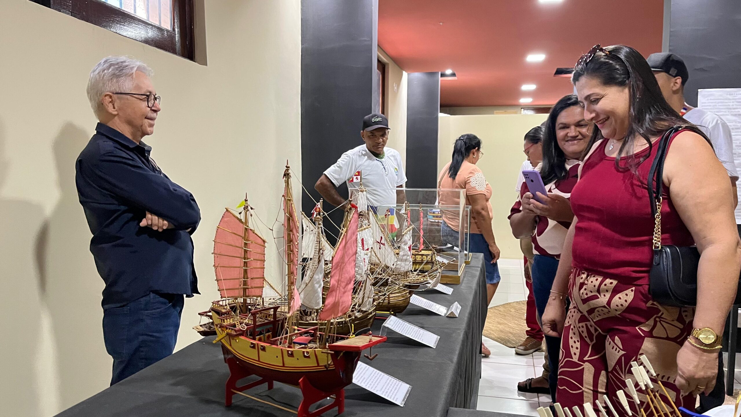 Primeiro dia da exposição “Carpintaria Naval Artesanal” movimenta a Casa do Artesão Design Mestre Albertino
