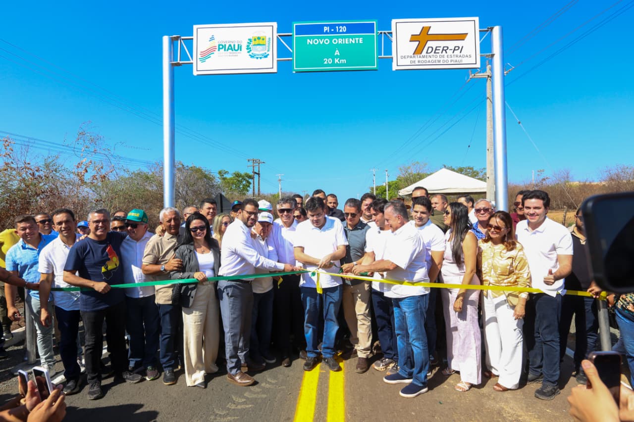 Governador Rafael Fonteles inaugura rodovias PI-120 e PI-469 em Valença; investimento é de R$ 8 milhões