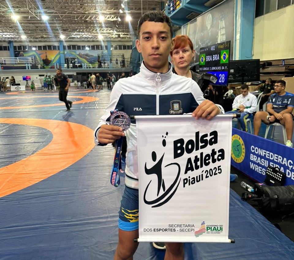 Atleta piauiense Samuel Cardoso conquista prata para o Brasil no Sul-Americano de Wrestling