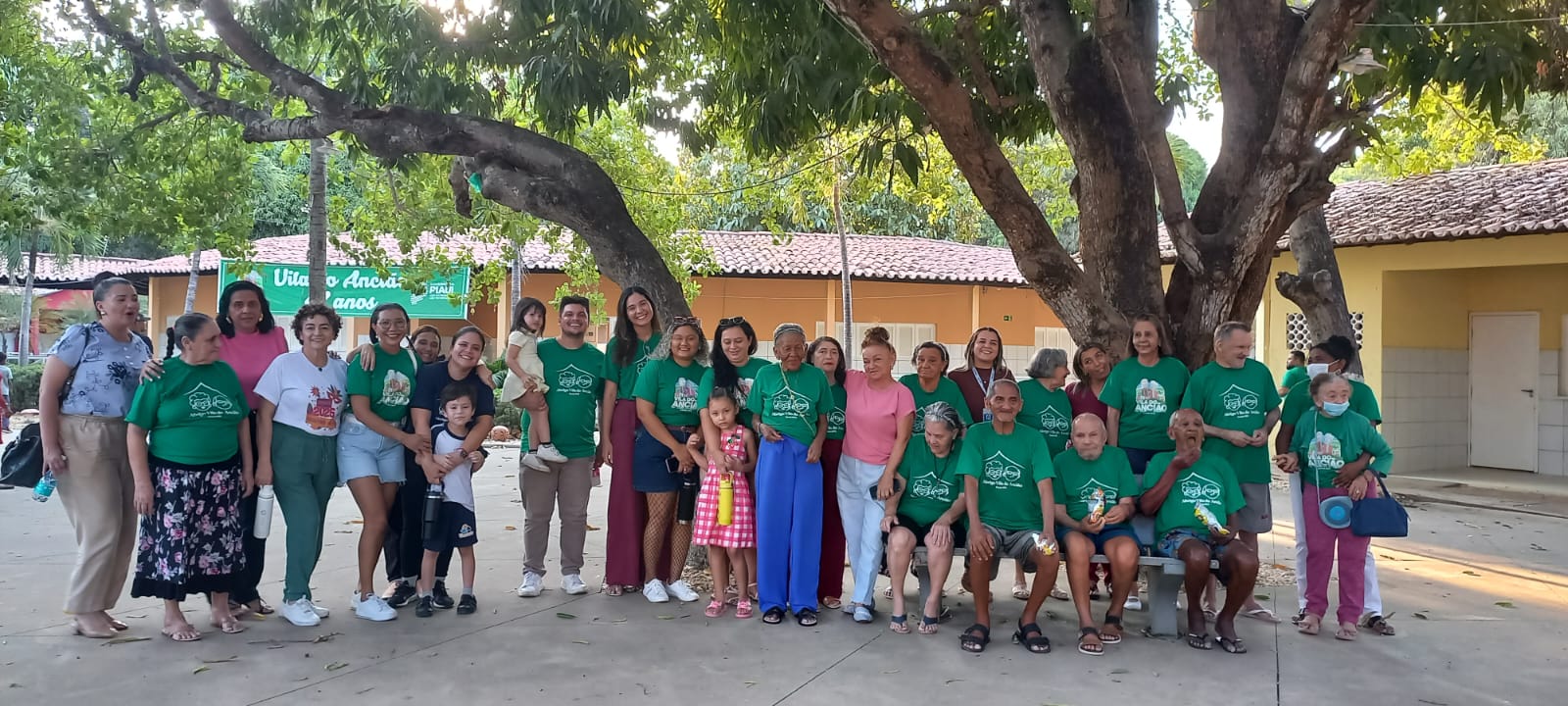Sasc promove integração entre crianças e idosos acolhidos pelo Estado em passeio especial