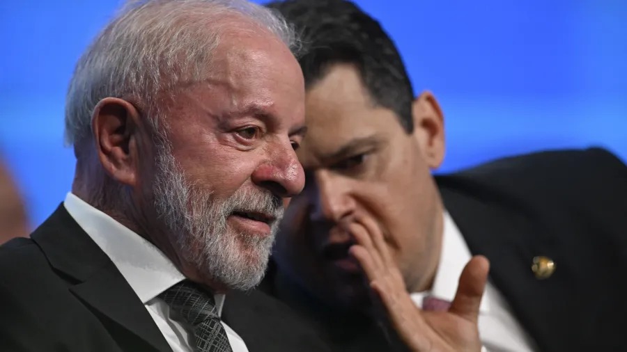 Alcolumbre pressiona e Lula flexibiliza licenciamento ambiental