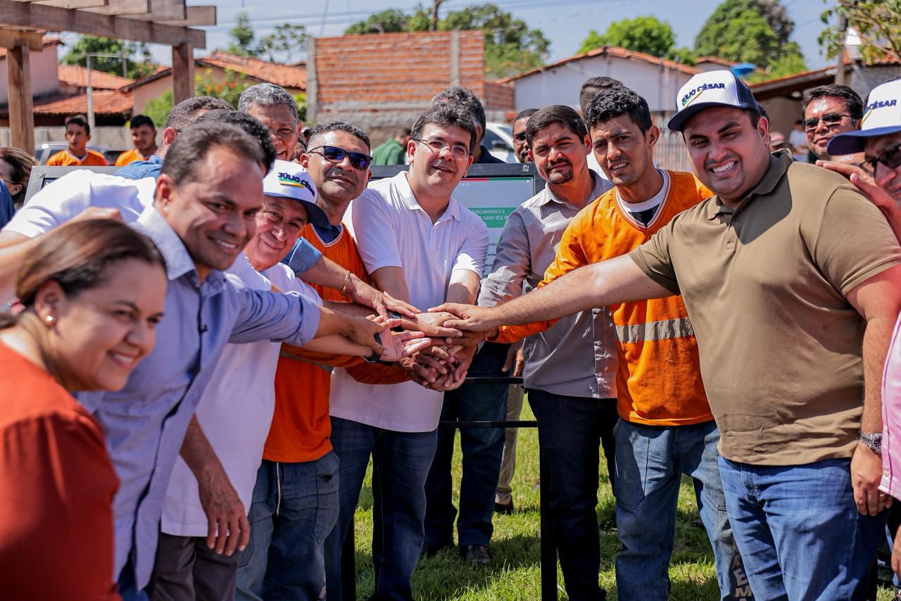 Em José de Freitas, Rafael Fonteles inaugura trecho urbano da PI-115 e pavimentação de 15 ruas