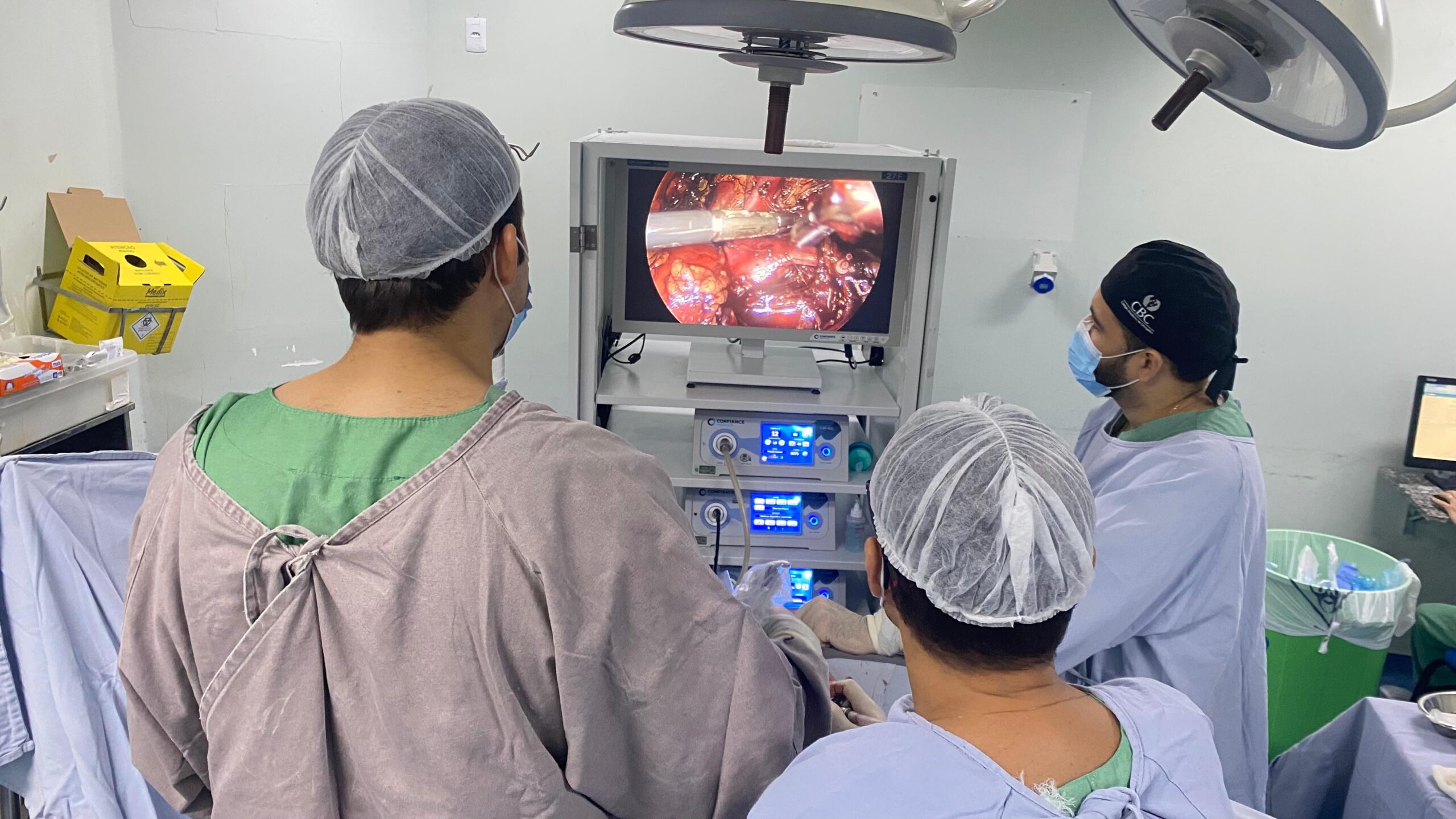 HGV realiza transplante utilizando técnica avançada com doador vivo