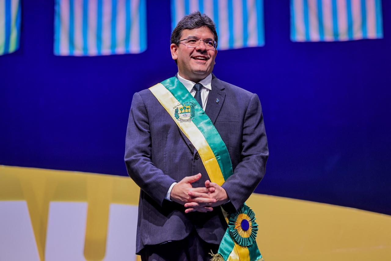 Governo do Piauí homenageia 29 personalidades com a medalha do Mérito Renascença em Teresina