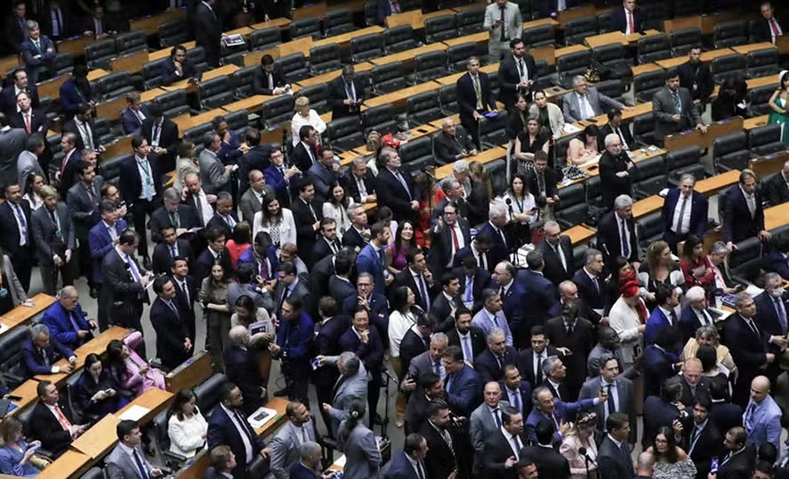 Centrão e governo Lula: veja como atuam PSD, PP, União Brasil e MDB