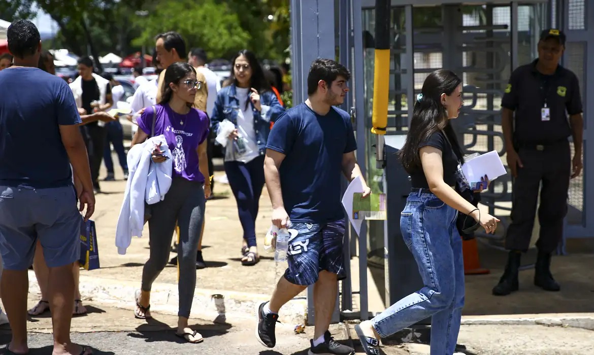 Enem 2025: 1º dia de prova é no domingo; veja horários e regras