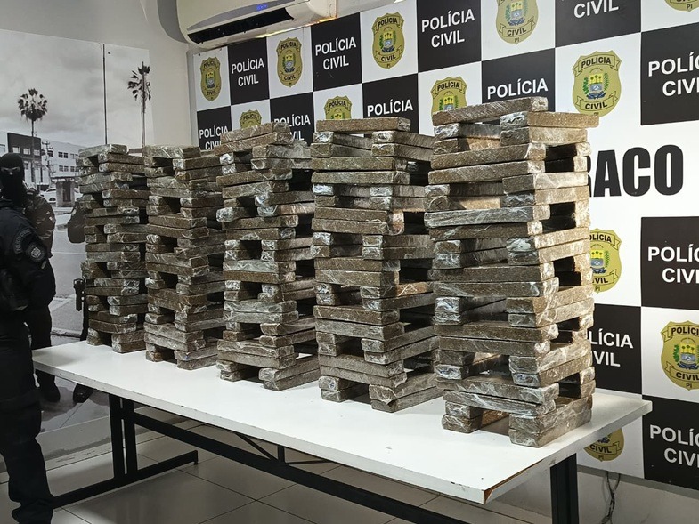 Dupla é presa no Piauí com 250 kg de skank avaliados em R$ 2 milhões